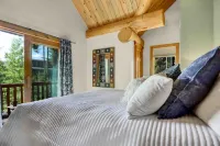 Spa Amenities and Incredible Views - Majestic Mountain Haven