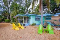 Coastal Charm Hideaway - Free Bikes, Beach Access Hotels in Sanibel