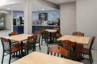 AmericInn by Wyndham Eagle River Downtown Hotel di Eagle River