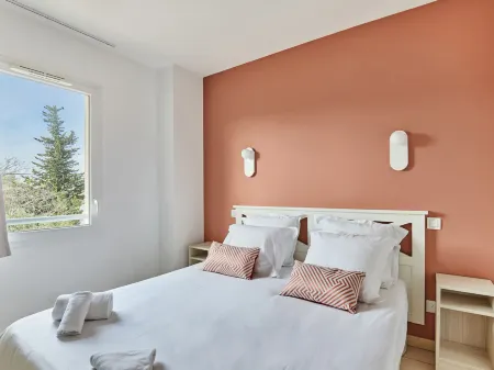 Odalys Référence le Mas des Flamants Отели рядом с достопримечательностью «Salin d'Aigues-Mortes»