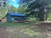 Country cabin for two near Pine Creek within minutes to area attractions!