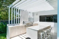 Modern Waterfront Paradise with Heated Pool - Near the Beach & Aventura Mall! - 4-Star