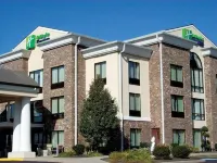 Holiday Inn Express & Suites Sharon-Hermitage