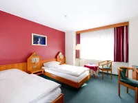 Christophe Colomb Hotels near Gare de Hollerech