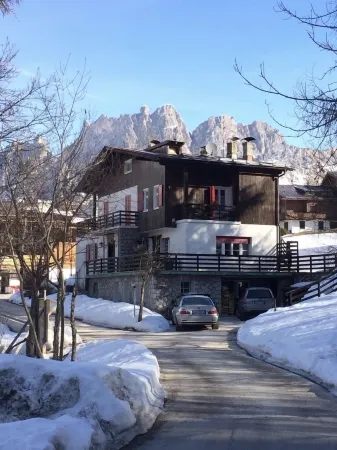 B&B Cristallo Отели рядом с достопримечательностью «Пять Башен»