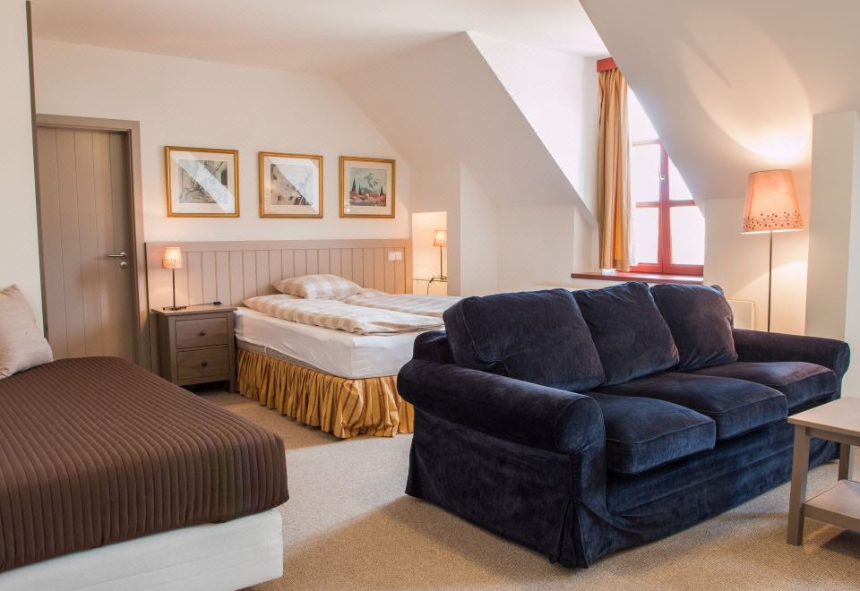 5. 드부르 호프메이..