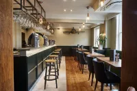The Chequers Hotel - bar