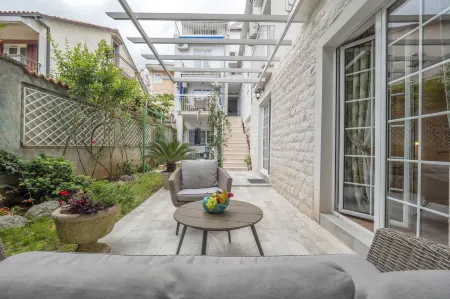 Marinero Apartments Отели в г. Будва