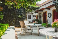 Las Mariposas Hotel & Studios