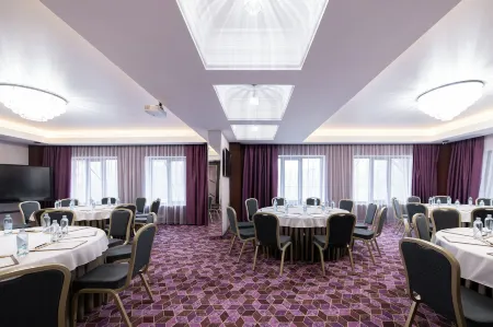 Ориент отель Отели рядом с достопримечательностью «Каба уулу Кожомкул»