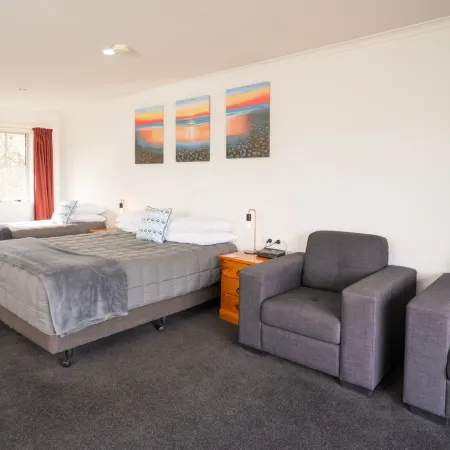 Alexandra Heights Motel