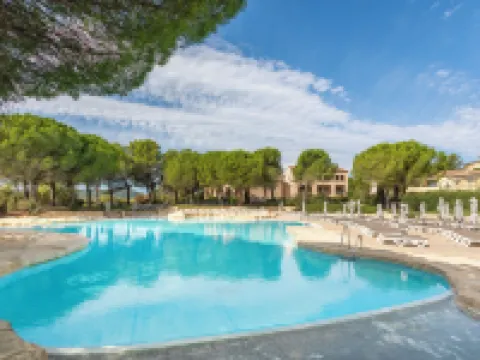 Village Pierre & Vacances Pont Royal en Provence Hotels in Mallemort