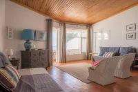Calheta House in Luz - 3-Star