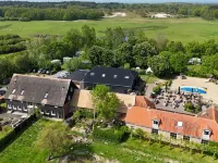 Apartment in Vrouwenpolder Near the Beach Hotel dekat Deltapark Neeltje Jans