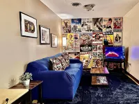 7 Beds Explore Downtown Pittsburgh Large Groups