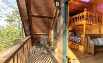 Bear Hideaway Cozy 3BR Cabin