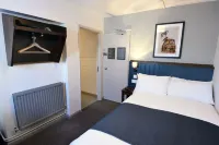 Oaklands Hotel Hotels near St Peter's Church, Plemstall