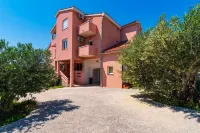 舒適公寓 Malina C6 臥室 8 Camping Strasko附近的飯店