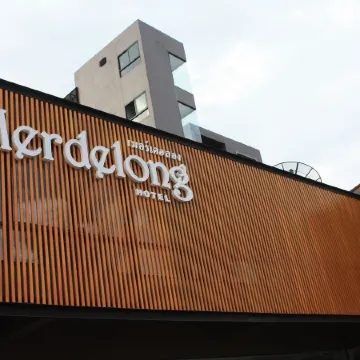 Merdelong Hotel