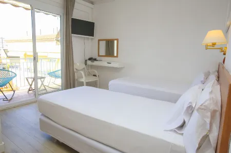 Solvi Hotel - Adults Only Отели в г. Вильянуэва и Ла Гелтру