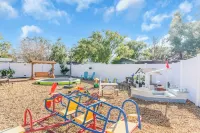 Coastal Escape: Heated Salt Pool & Beaches, Bowling, Mini Golf - Kids’ Paradise