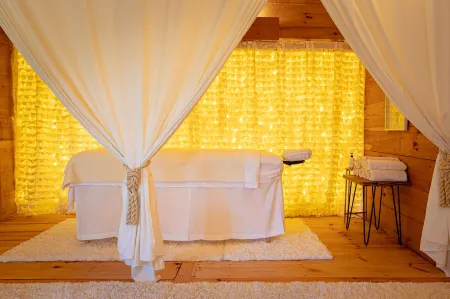 Mount Mitchell Eco Retreat