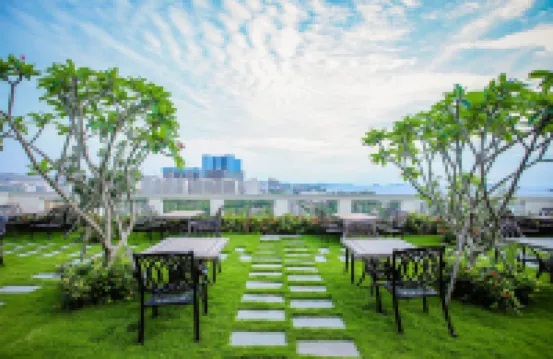 Sea Breeze Hotel & Villa Hotels near Otres Beach