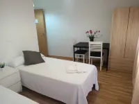 Pilgrim Rooms & Apartments Hotel di 