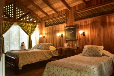 Arenal Oasis Hotels near Fortuna Waterfall