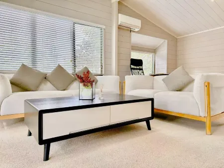 Orewa Motor Lodge Отели в г. Орева