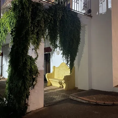 Apartamentos Turísticos - Hostal Los Alisos