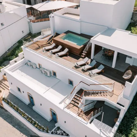 Kalathos Square Luxury Suites