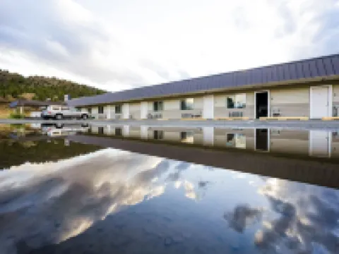 Budget 8 Motel Hotels in John Day