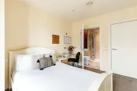 Vibrant London Canal Apartment