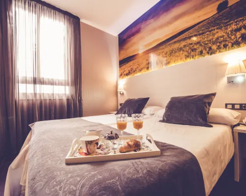 Hostal Prado Hotels near Cava Baja