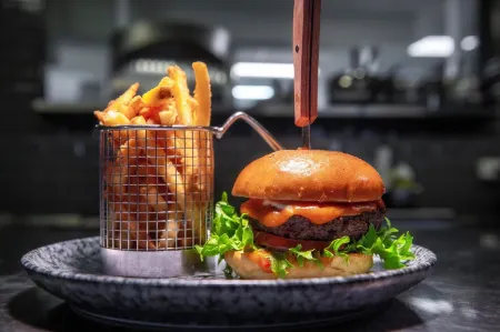 Kviberg Park Hotel & Conference Отели в г. Партиле