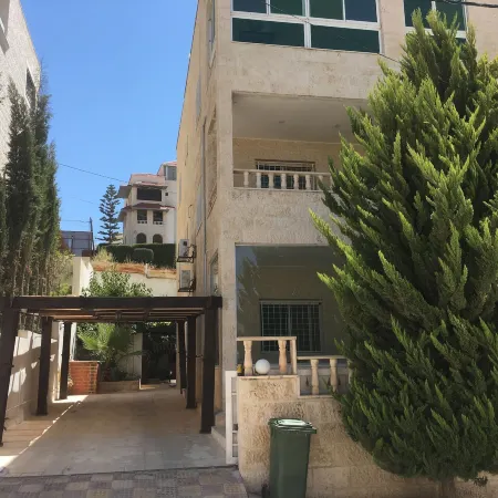 Dabouq Luxury Spaceous Apartment