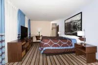 Super 8 by Wyndham Longmont/Twin Peaks Hotels in Longmont