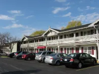Chalet Motel Mequon Hotels in Ozaukee County