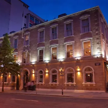 DoubleTree by Hilton Belfast City Ten Square Отели рядом с достопримечательностью «Титаник Белфаст»