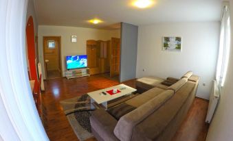 Apartments and Rooms Rea