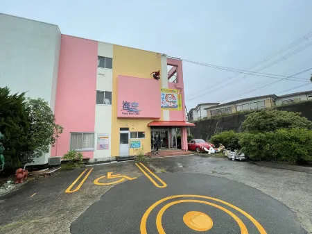 Marina Hotel Kaiku Отели рядом со станцией JR Kii-Tonda Station