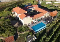 Casa Valxisto Hotels in Paredes