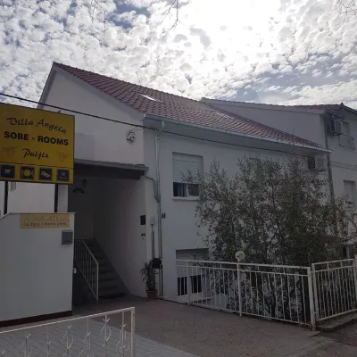 Vila Angela Hoteles cerca de Bacvice Beach