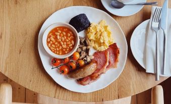 Coed Mawr Hall Bed & Breakfast
