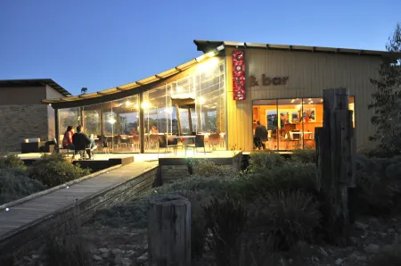 Ramada Resort by Wyndham Phillip Island Отели в г. Филлип-Айленд