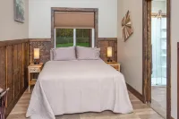 Alaska Back Country Cottages Hotels in Butte