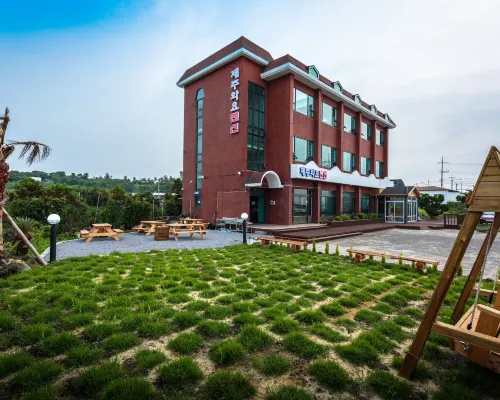 Jeju Wayo Pension Hotels near Gogwansa