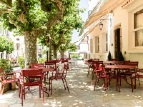 Arraya Hotels in Sare