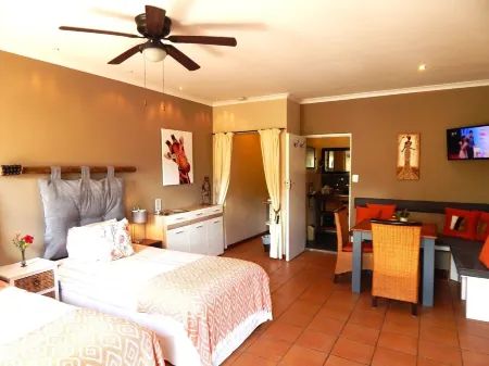 Khashamongo B & B Отели в г. Сомерсет-Уэст